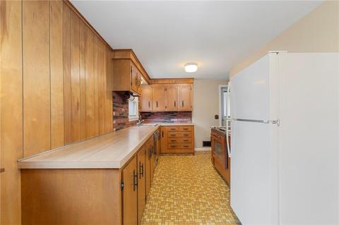 31 Valley Crest Rd, Coventry, RI 02816 photo 6