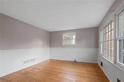 31 Valley Crest Rd, Coventry, RI 02816 photo 4