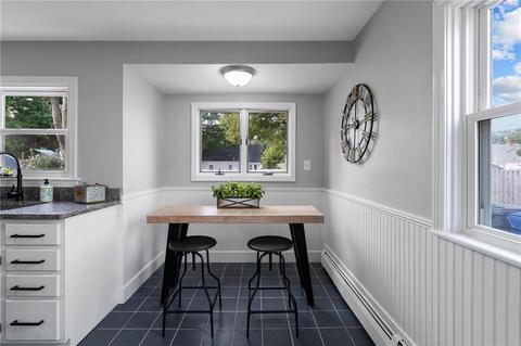 37 Arrow Ave, Warwick, RI 02886 photo 9