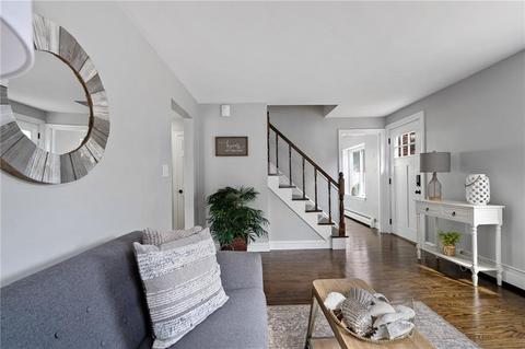 37 Arrow Ave, Warwick, RI 02886 photo 4