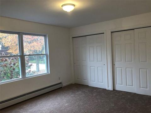 7 Brown Dr, Westerly, RI 02891 photo 4
