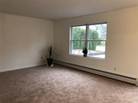 7 Brown Dr, Westerly, RI 02891 photo 2