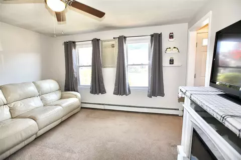 42 Jervis St, Woonsocket, RI 02895 photo 7