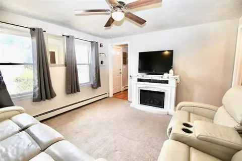 42 Jervis St, Woonsocket, RI 02895 photo 8