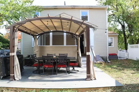 42 Jervis St, Woonsocket, RI 02895 photo 2