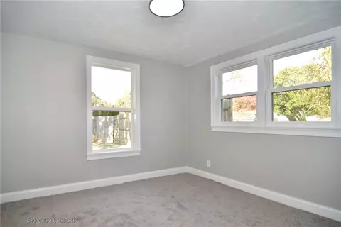 25 Whippoorwill Rd, Warwick, RI 02888 photo 9