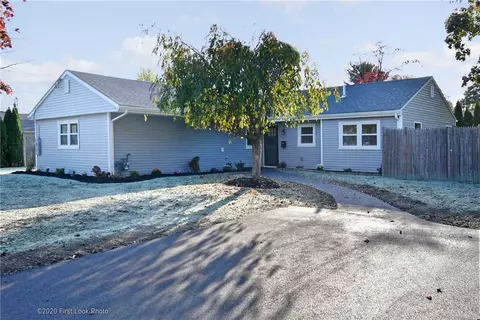 25 Whippoorwill Rd, Warwick, RI 02888 photo 1
