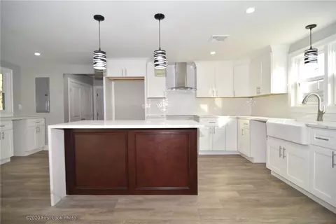 25 Whippoorwill Rd, Warwick, RI 02888 photo 20