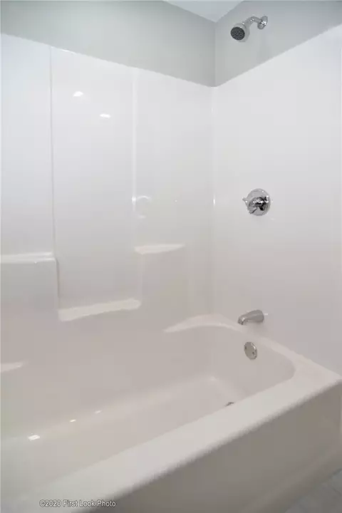 25 Whippoorwill Rd, Warwick, RI 02888 photo 5