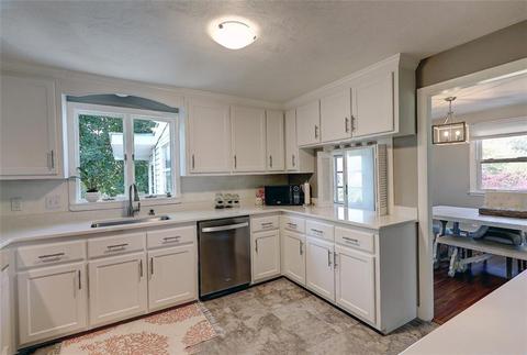 15 Antony Ave, Bristol, RI 02809 photo 16