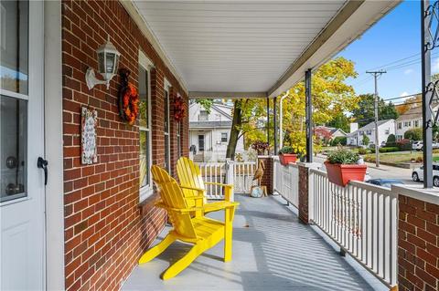 82 Gaskill St, Woonsocket, RI 02895 photo 2