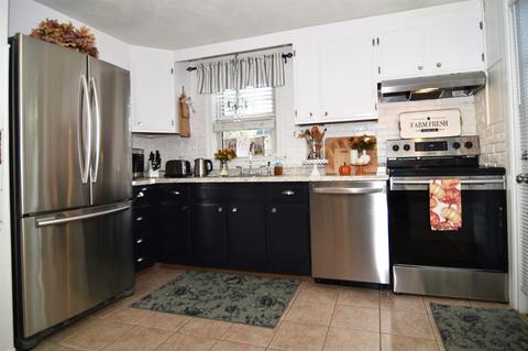 26 Case St, Warwick, RI 02886 photo 6