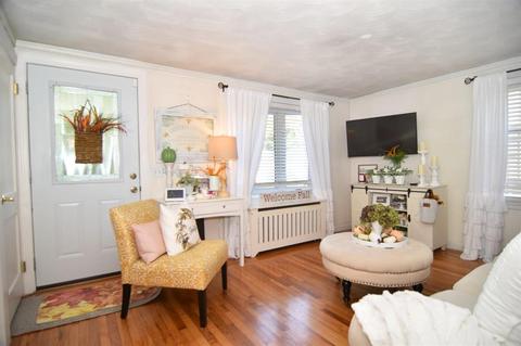 26 Case St, Warwick, RI 02886 photo 2