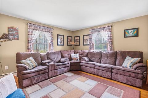 29 Waterman St, Killingly, CT 06239 photo 17