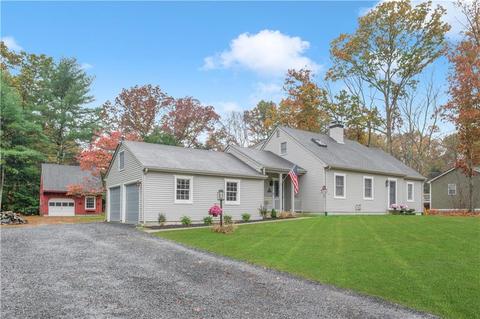 29 Waterman St, Killingly, CT 06239 photo 1