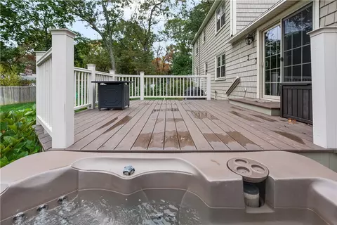 525 Red Chimney Dr, Warwick, RI 02886 photo 32