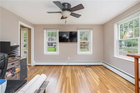 525 Red Chimney Dr, Warwick, RI 02886 photo 14