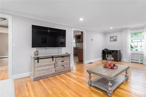 525 Red Chimney Dr, Warwick, RI 02886 photo 11