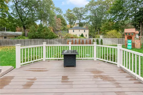525 Red Chimney Dr, Warwick, RI 02886 photo 30