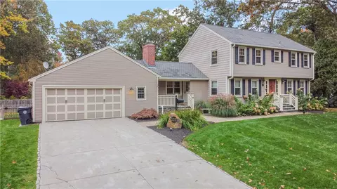 525 Red Chimney Dr, Warwick, RI 02886 photo 2