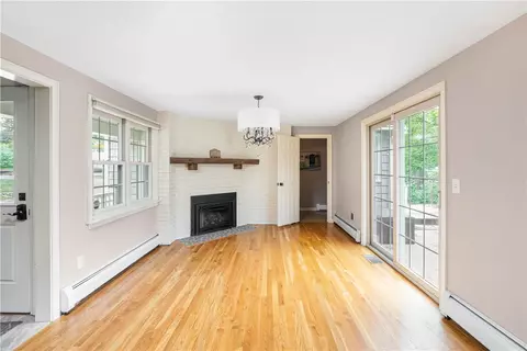 525 Red Chimney Dr, Warwick, RI 02886 photo 13