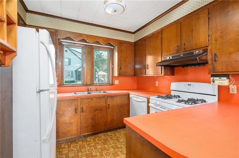 59 Saint Simon St, Woonsocket, RI 02895 photo 5