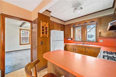 59 Saint Simon St, Woonsocket, RI 02895 photo 7