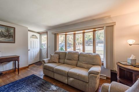 1747 Mendon Rd, Woonsocket, RI 02895 photo 11