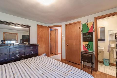 1747 Mendon Rd, Woonsocket, RI 02895 photo 16