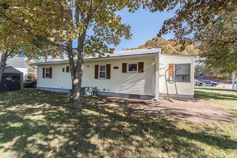 1747 Mendon Rd, Woonsocket, RI 02895 photo 7
