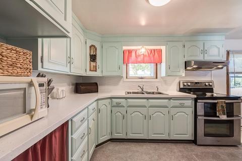 1747 Mendon Rd, Woonsocket, RI 02895 photo 12