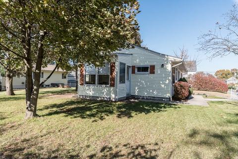 1747 Mendon Rd, Woonsocket, RI 02895 photo 5