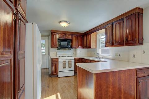 232 Baldwin Rd, Warwick, RI 02886 photo 4