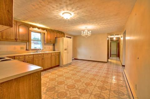 4 Pond View Dr, Coventry, RI 02816 photo 9