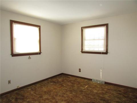 374 Grandview Ave, Woonsocket, RI 02895 photo 13