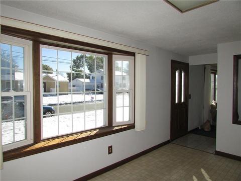 374 Grandview Ave, Woonsocket, RI 02895 photo 6