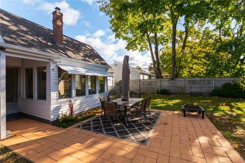 20 Draper Ave, Warwick, RI 02889 photo 9