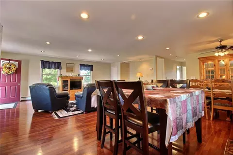95 John St, Westerly, RI 02891 photo 11