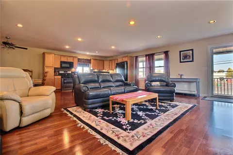 95 John St, Westerly, RI 02891 photo 5