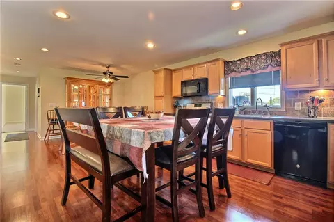 95 John St, Westerly, RI 02891 photo 8