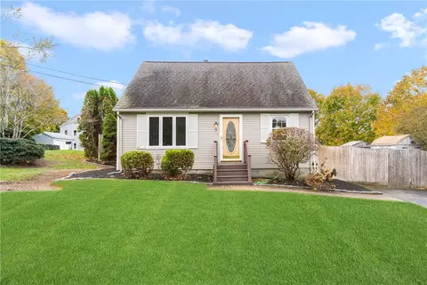 6 Grimshaw Pl, Warwick, RI 02889 photo 2