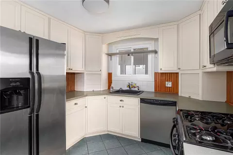 6 Grimshaw Pl, Warwick, RI 02889 photo 12