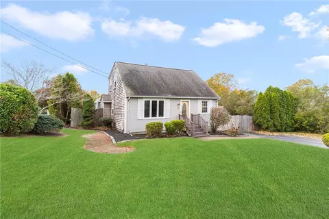6 Grimshaw Pl, Warwick, RI 02889 photo 1