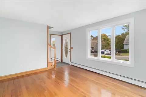 6 Grimshaw Pl, Warwick, RI 02889 photo 6