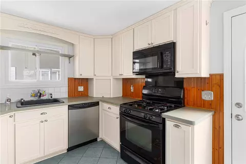 6 Grimshaw Pl, Warwick, RI 02889 photo 13