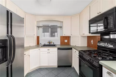 6 Grimshaw Pl, Warwick, RI 02889 photo 11