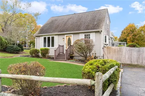 6 Grimshaw Pl, Warwick, RI 02889 photo 3