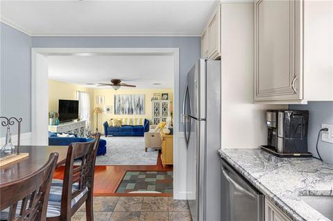 139 Grandview Ave, Woonsocket, RI 02895 photo 10