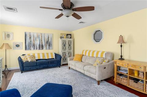 139 Grandview Ave, Woonsocket, RI 02895 photo 6