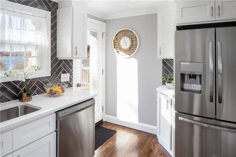 191 Oak Tree Ave, Warwick, RI 02886 photo 9